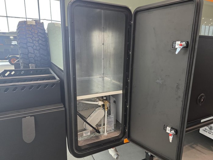 2025 JB Caravans Scorpion Sting Air 21'6 Rd Club