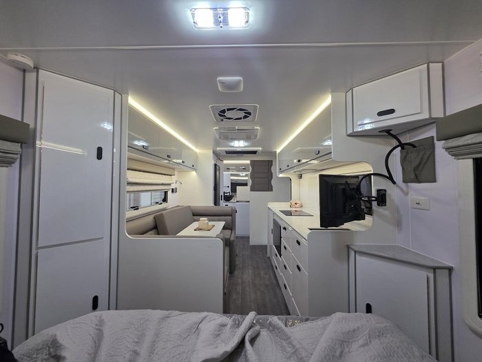 2025 JB Caravans Scorpion Sting Air 21'6 Rd Club