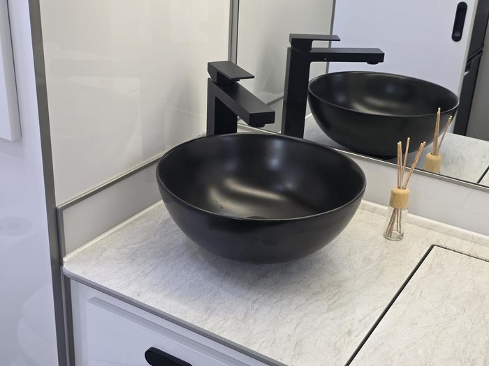 2025 JB Caravans Scorpion Sting Air 21'6 Rd Club