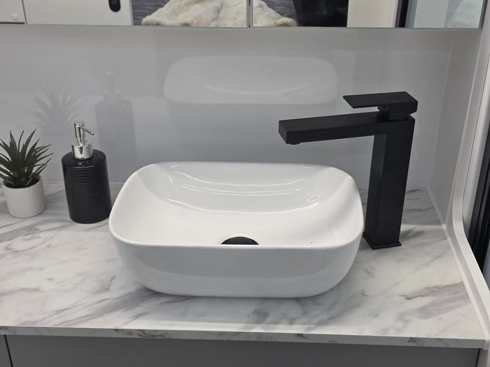 2025 New Age Caravans Big Red Br19