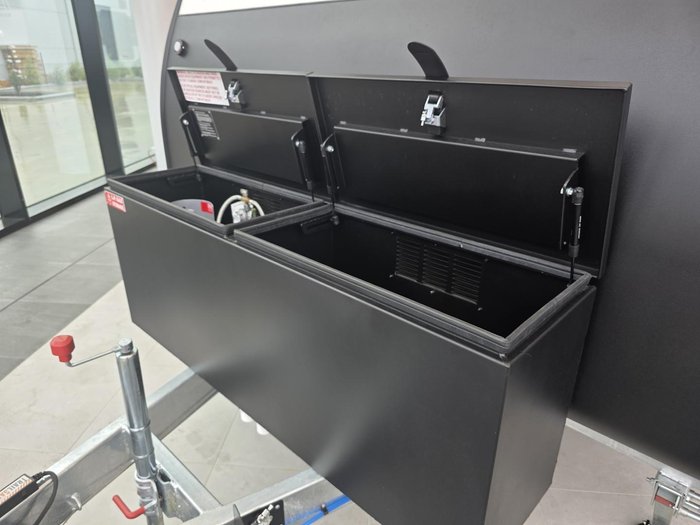 2025 New Age Caravans Big Red Br19