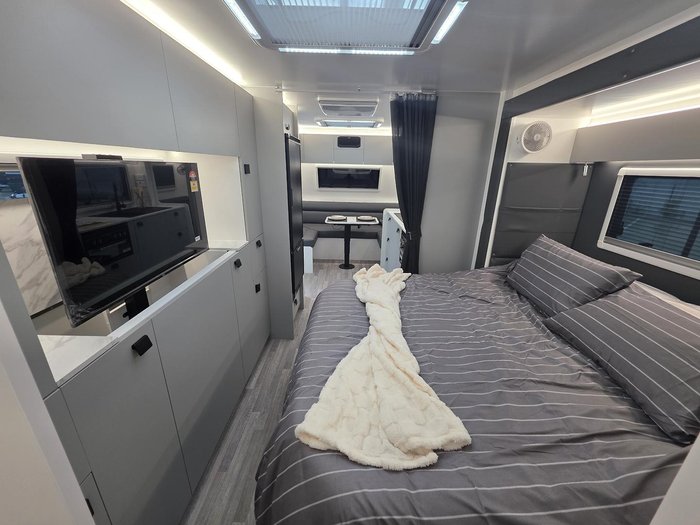 2025 New Age Caravans Big Red Br19