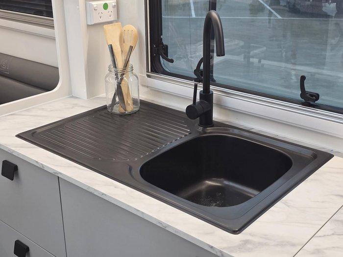 2025 New Age Caravans Big Red Br19