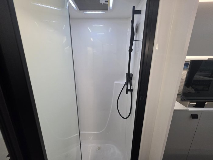 2025 New Age Caravans Big Red Br19