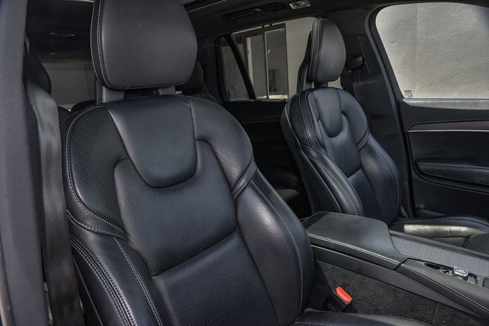 2020 Volvo XC90 T6 R-Design