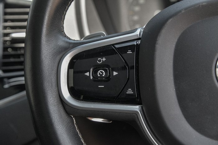 2020 Volvo XC90 T6 R-Design