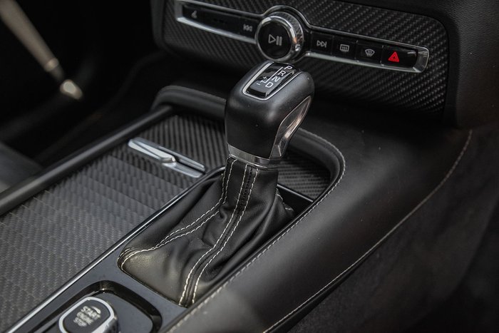 2020 Volvo XC90 T6 R-Design