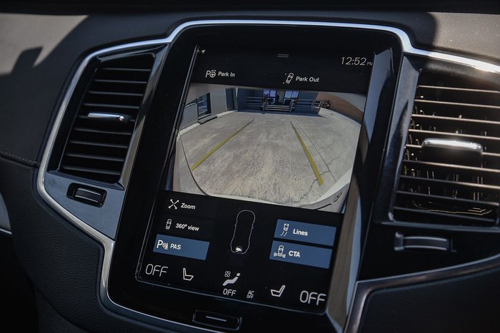 2020 Volvo XC90 T6 R-Design