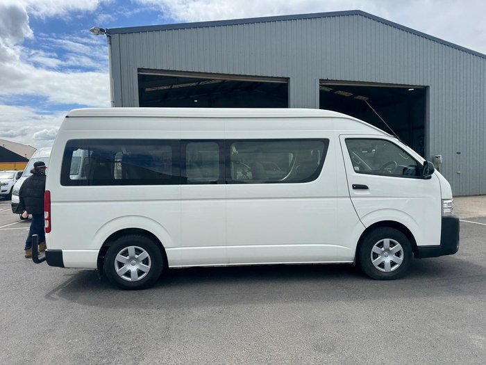 2018 Toyota Hiace Commuter