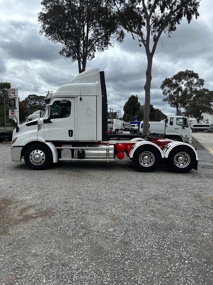 2023 Freightliner Cascadia 116 WHITE