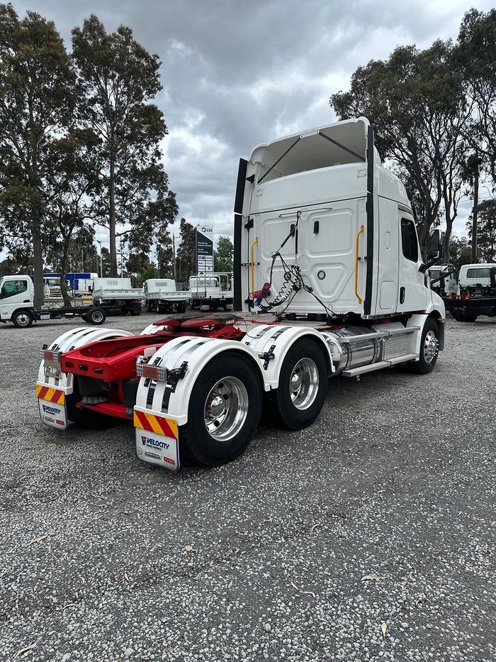 2023 Freightliner Cascadia 116 WHITE