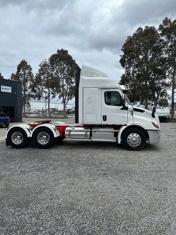 2023 Freightliner Cascadia 116 WHITE