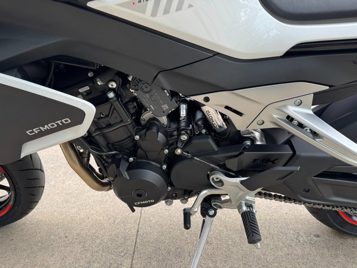 2024 CFMOTO NK ADVANCE WHITE