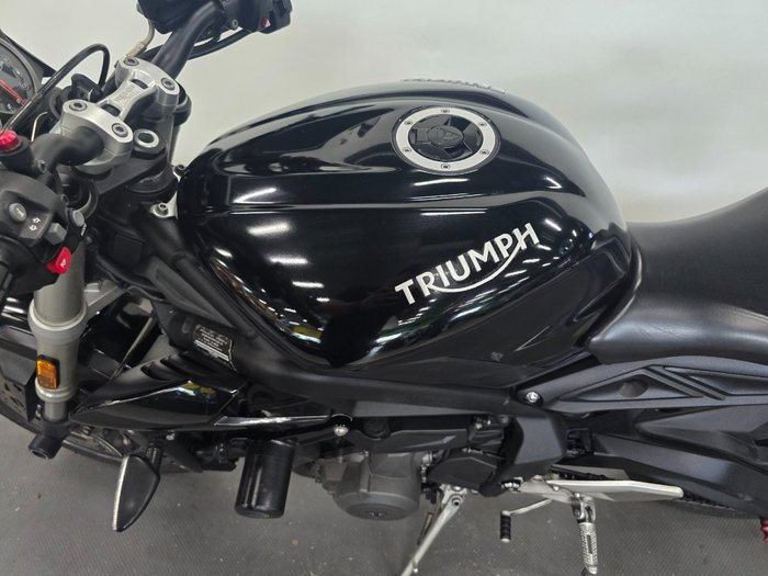 2018 Triumph STREET TRIPLE S 660 LAMS Black