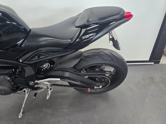 2018 Triumph STREET TRIPLE S 660 LAMS Black