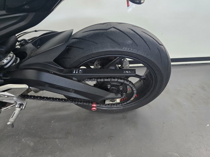 2018 Triumph STREET TRIPLE S 660 LAMS Black