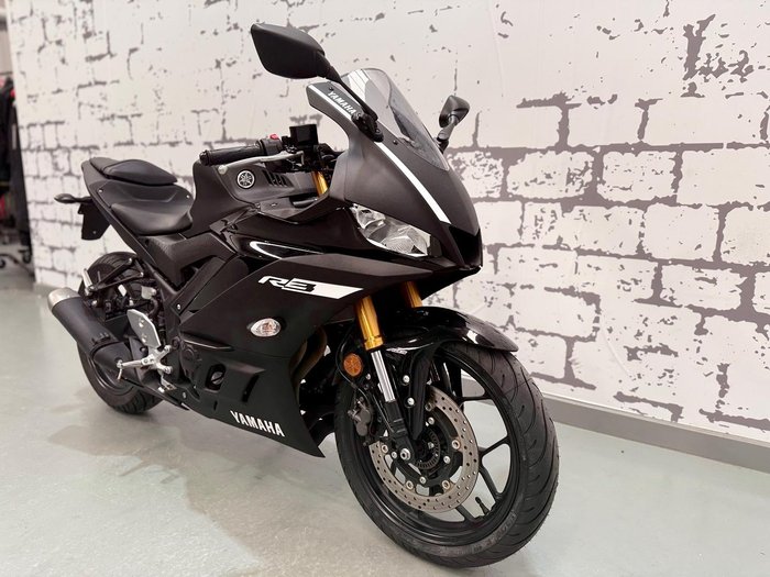 2019 Yamaha YZF-R3 R3 Black