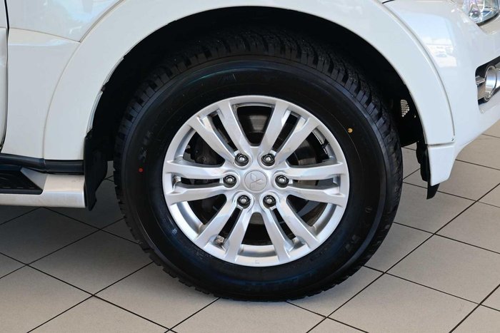 2016 Mitsubishi Pajero GLX