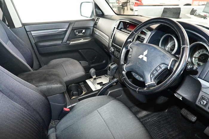 2016 Mitsubishi Pajero GLX