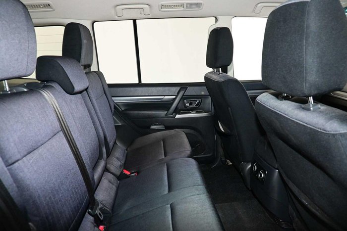 2016 Mitsubishi Pajero GLX