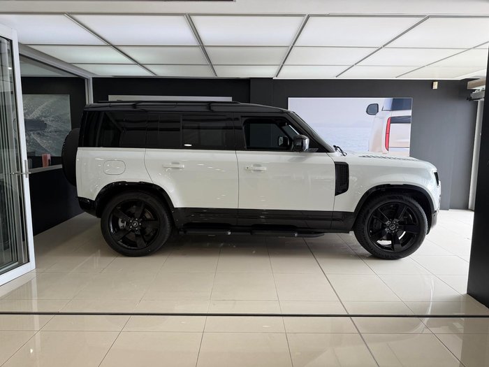 2025 Land Rover Defender 110 P400 X-Dynamic HSE