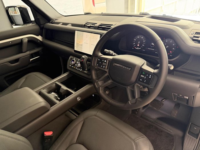 2025 Land Rover Defender 110 P400 X-Dynamic HSE