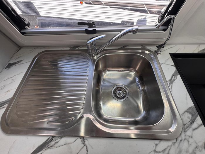 2022 JB Caravans Dreamline 22' Front Door Family Bunk