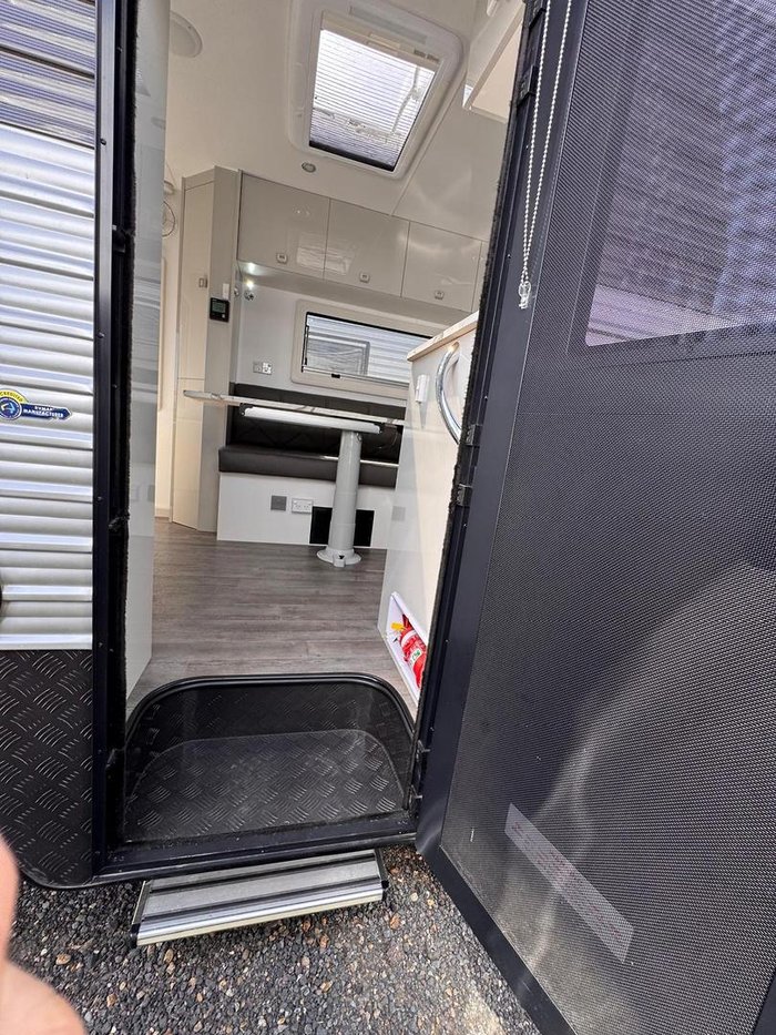 2022 JB Caravans Dreamline 22' Front Door Family Bunk