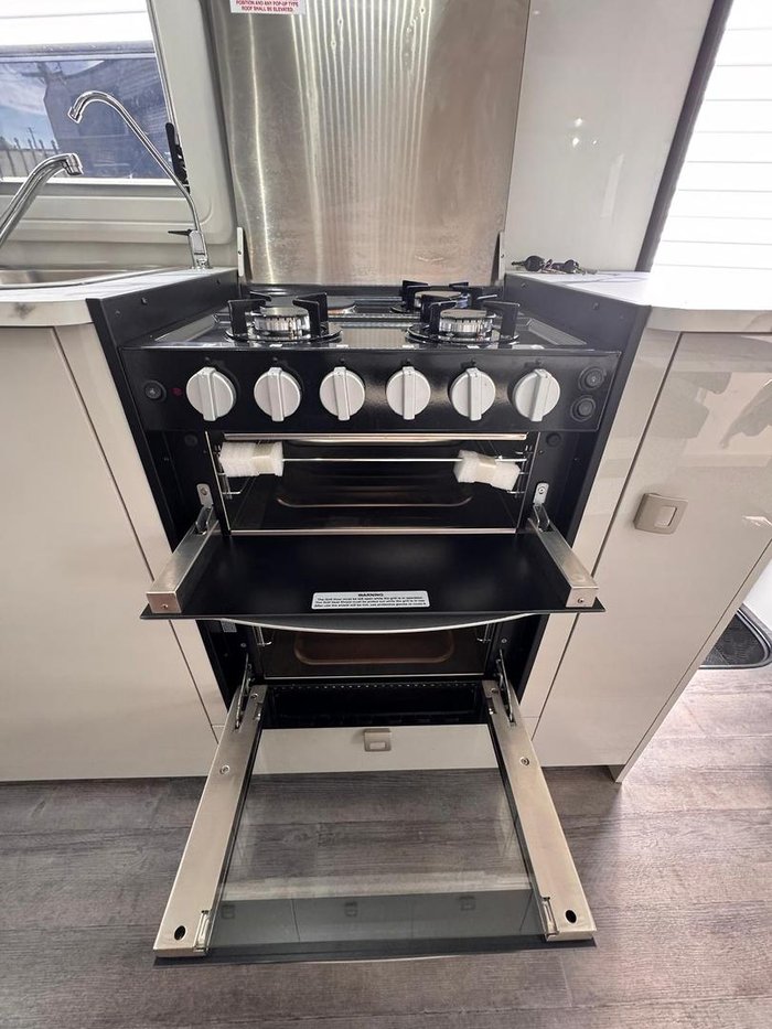 2022 JB Caravans Dreamline 22' Front Door Family Bunk