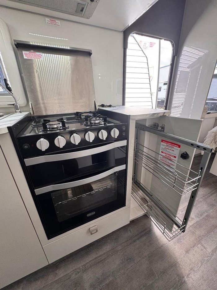 2022 JB Caravans Dreamline 22' Front Door Family Bunk