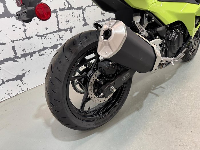 2025 Kawasaki Ninja 500 (EX500G) Ninja Green