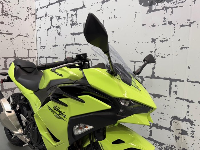 2025 Kawasaki Ninja 500 (EX500G) Ninja Green