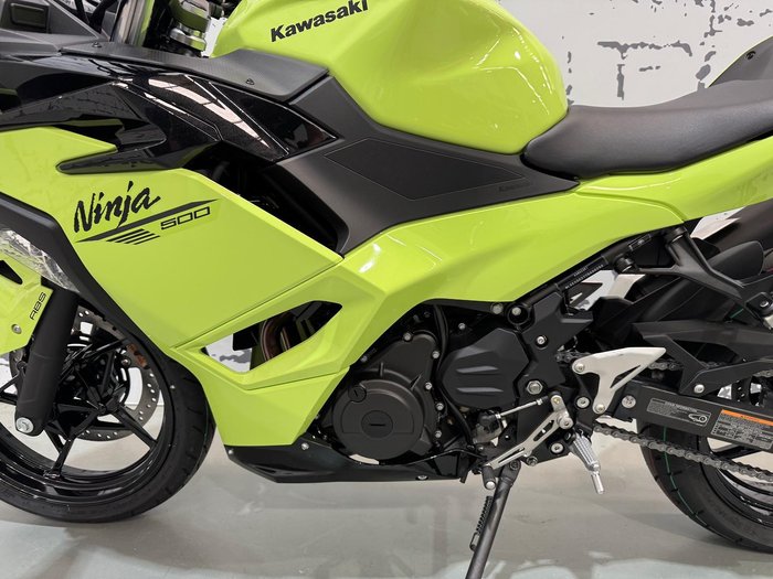 2025 Kawasaki Ninja 500 (EX500G) Ninja Green
