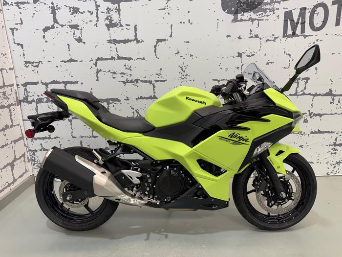 2025 Kawasaki Ninja 500 (EX500G) Ninja Green