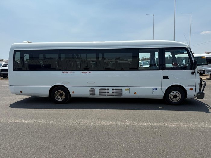 2022 Fuso Rosa Deluxe 25 Seater