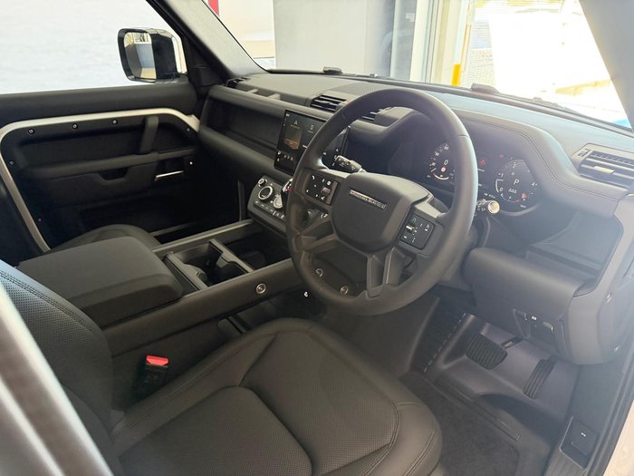 2025 Land Rover Defender 110 D250 S