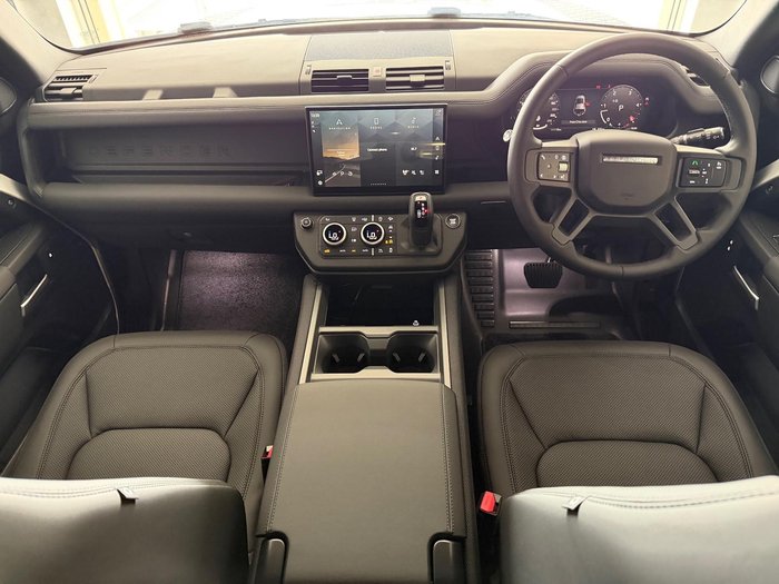 2025 Land Rover Defender 110 D250 S