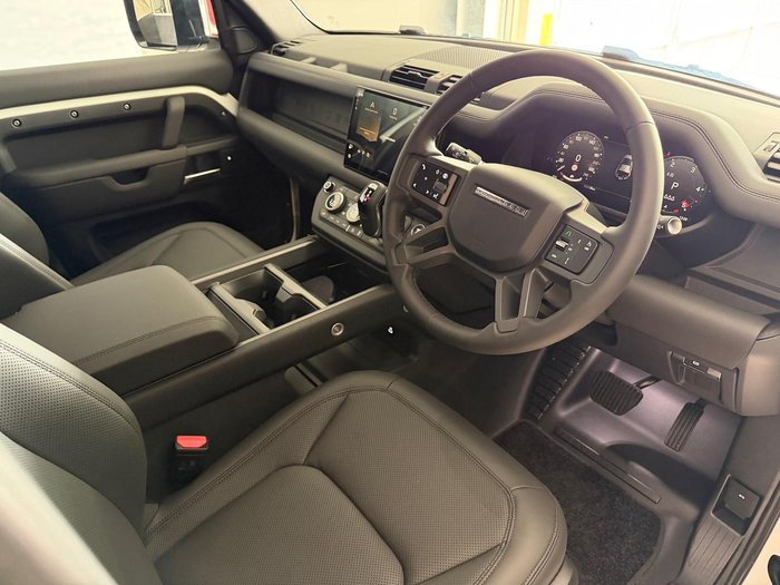 2025 Land Rover Defender 110 D250 S