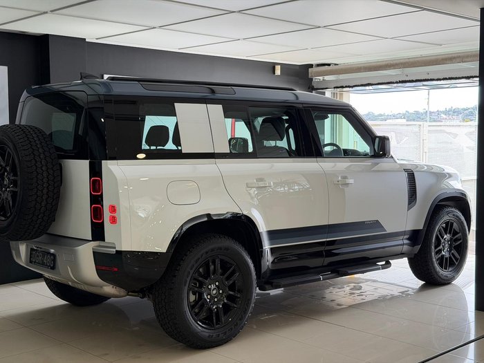 2025 Land Rover Defender 110 D250 S