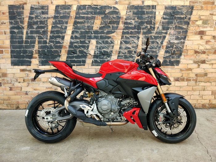 2025 DUCATI STREETFIGHTER V2 ROAD RED