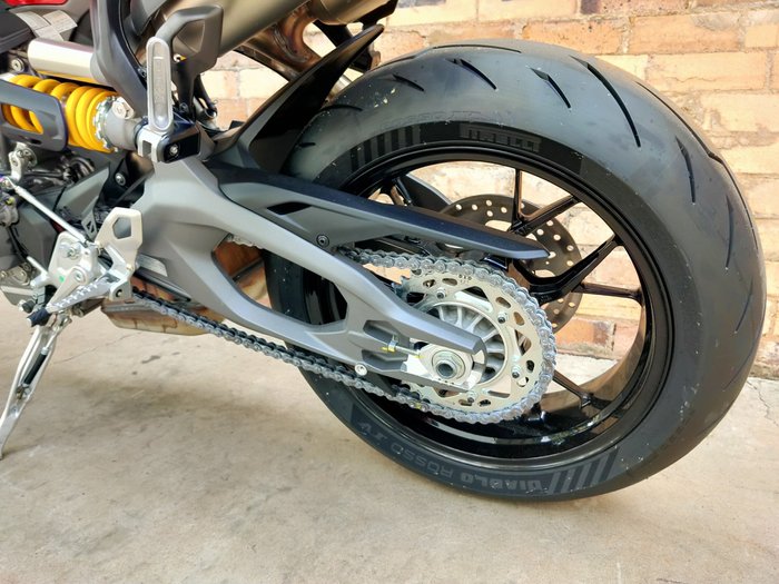 2025 DUCATI STREETFIGHTER V2 ROAD RED