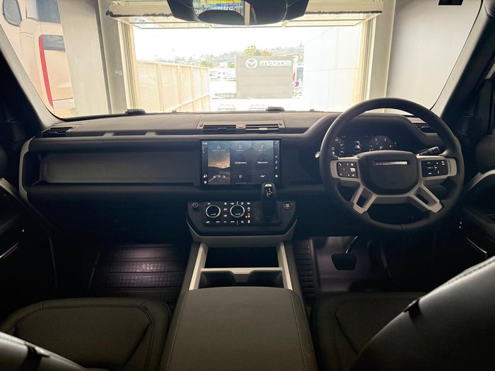 2025 Land Rover Defender 110 D250 S