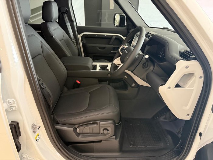 2025 Land Rover Defender 110 D250 S