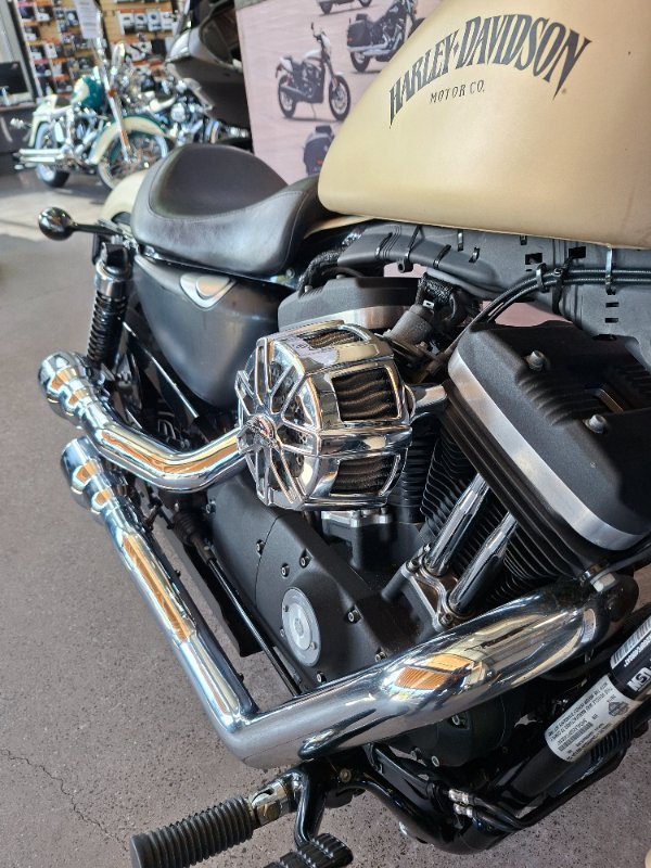 HARLEY-DAVIDSON 2015 HARLEY DAVIDSON 883CC XL883N IRON 883