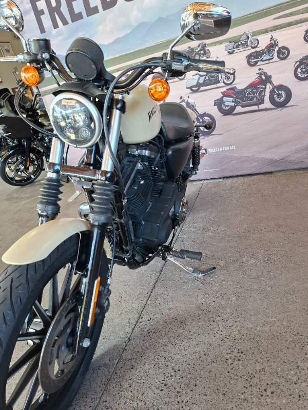 HARLEY-DAVIDSON 2015 HARLEY DAVIDSON 883CC XL883N IRON 883