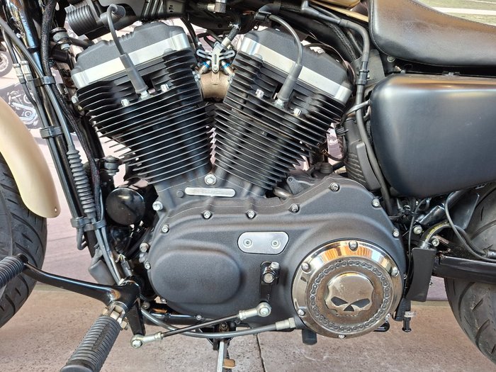 HARLEY-DAVIDSON 2015 HARLEY DAVIDSON 883CC XL883N IRON 883