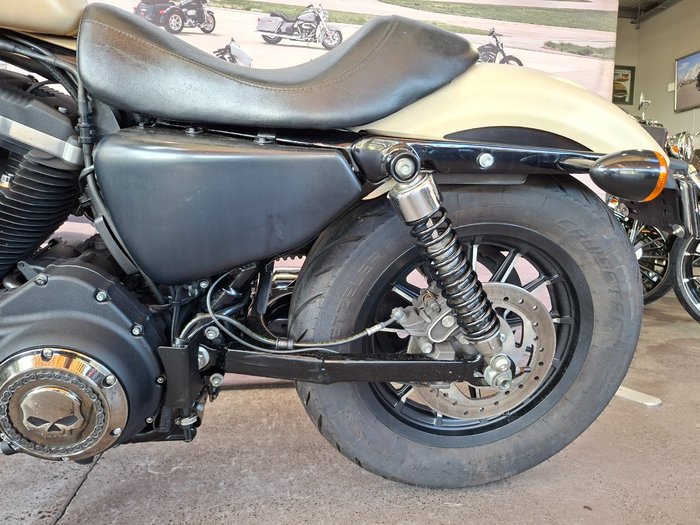 HARLEY-DAVIDSON 2015 HARLEY DAVIDSON 883CC XL883N IRON 883