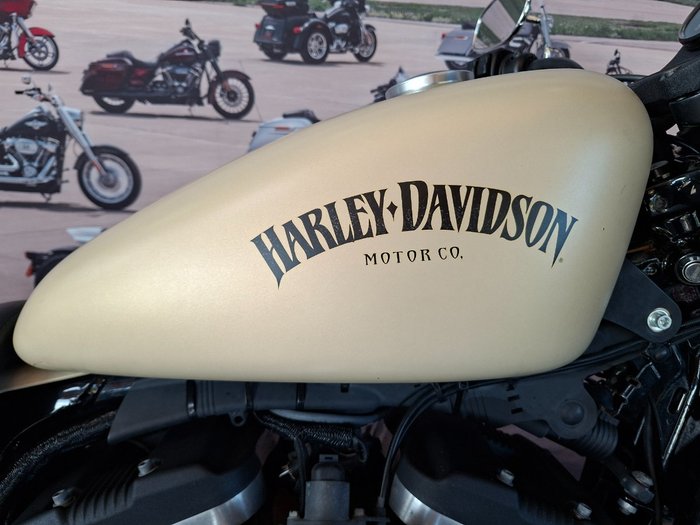 HARLEY-DAVIDSON 2015 HARLEY DAVIDSON 883CC XL883N IRON 883