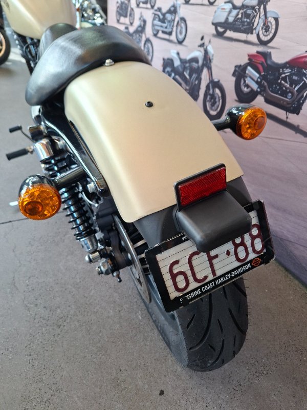 HARLEY-DAVIDSON 2015 HARLEY DAVIDSON 883CC XL883N IRON 883