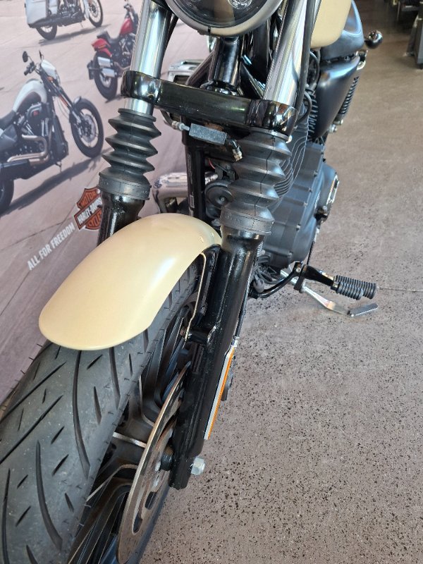 HARLEY-DAVIDSON 2015 HARLEY DAVIDSON 883CC XL883N IRON 883